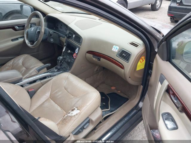 Volvo V70 Xc Image 3