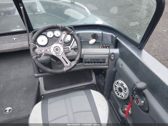 Lund 189 Pro-v Gl Image 14