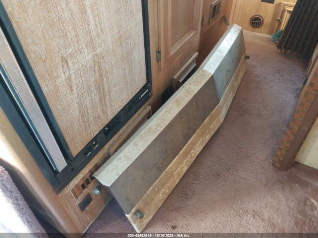 Chevrolet P30 Image 11