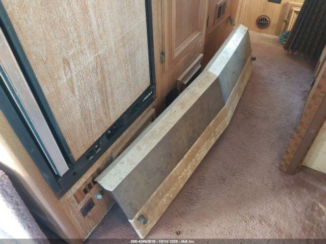 Chevrolet P30 Image 11