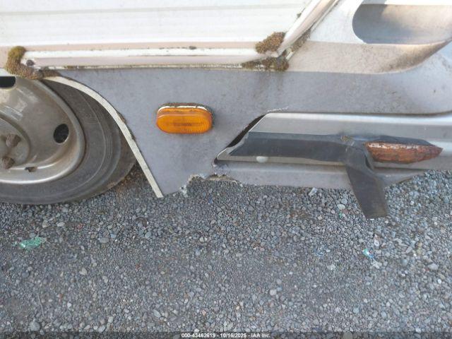 Chevrolet P30 Image 14