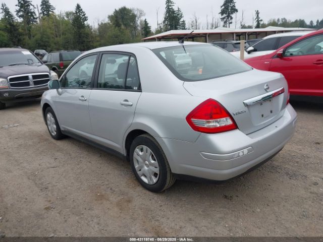 Nissan Versa 1.8s Image 4
