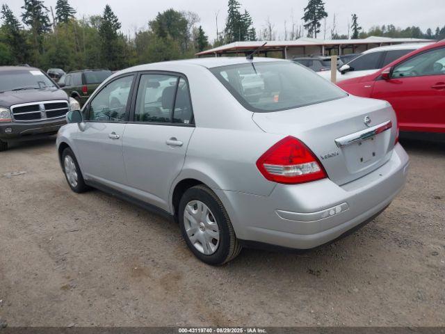 Nissan Versa 1.8s Image 4