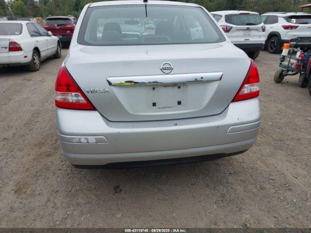 Nissan Versa 1.8s Image 2