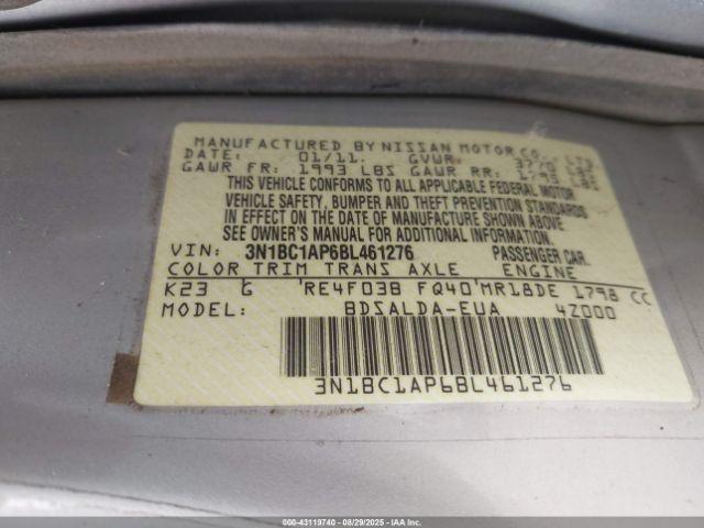 Nissan Versa 1.8s Image 9