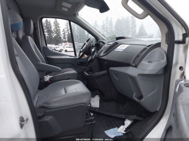 Ford Transit Image 8
