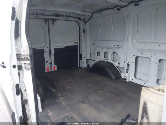 Ford Transit Image 9