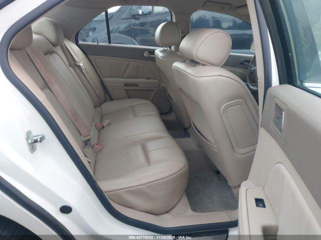 Cadillac STS V6 Image 5