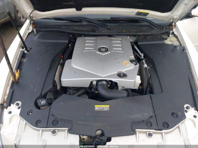 Cadillac STS V6 Image 7