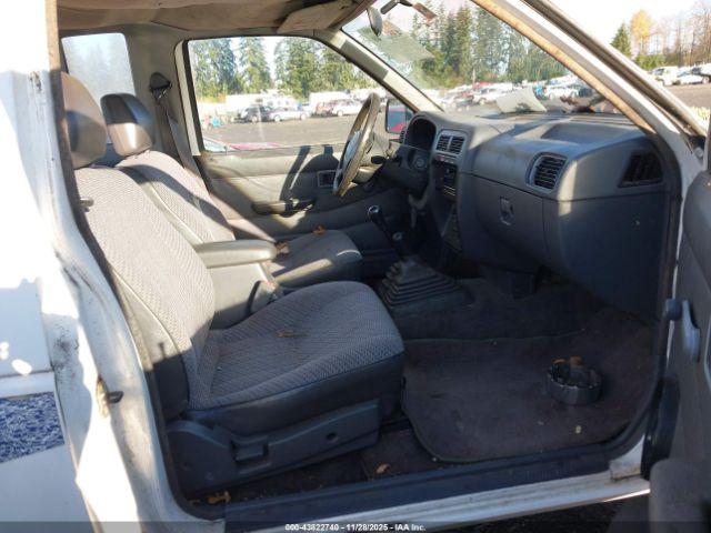 Nissan Truck Image 6