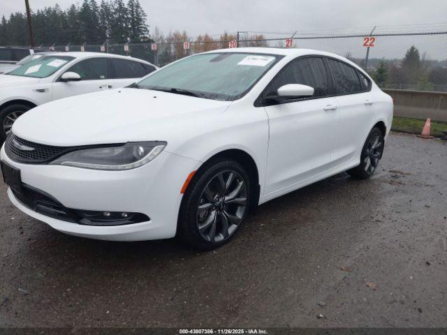 Chrysler 200 S Image 3