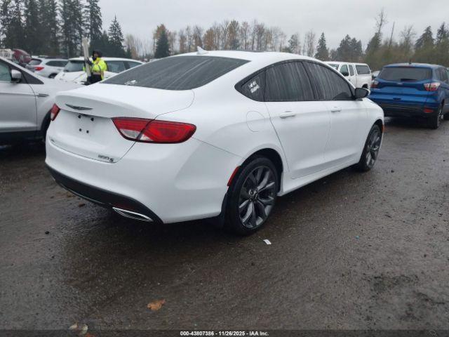 Chrysler 200 S Image 4