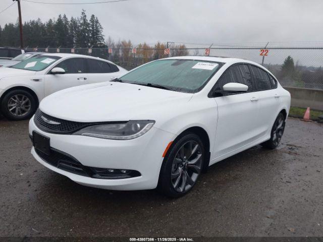 Chrysler 200 S Image 9