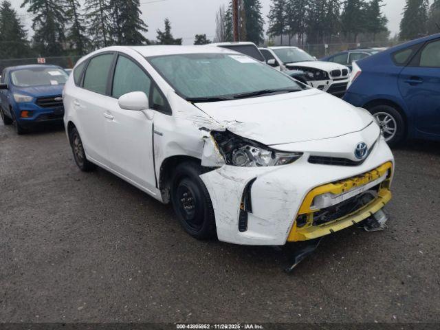  Salvage Toyota Prius v