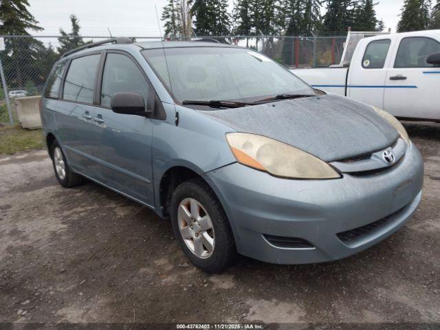  Salvage Toyota Sienna