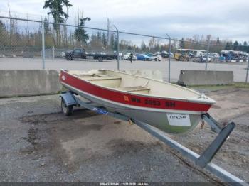  Salvage Lund Rowboat & Trailer