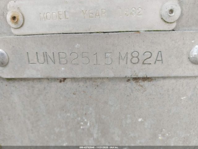 Lund Rowboat & Trailer Image 7