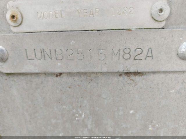 Lund Rowboat & Trailer Image 7