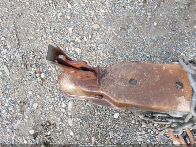 Lund Rowboat & Trailer Image 12