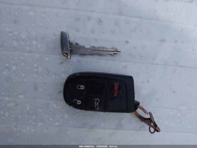 Chrysler 200 S Image 12