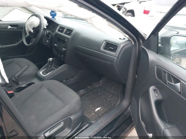 Volkswagen Jetta 2.0l S Image 5