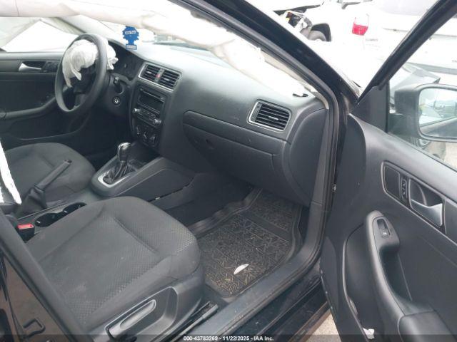 Volkswagen Jetta 2.0l S Image 5