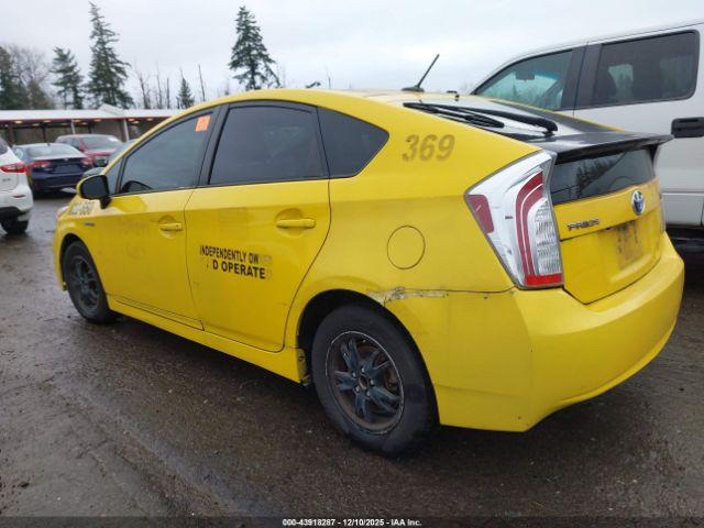 Toyota Prius Three Image 3