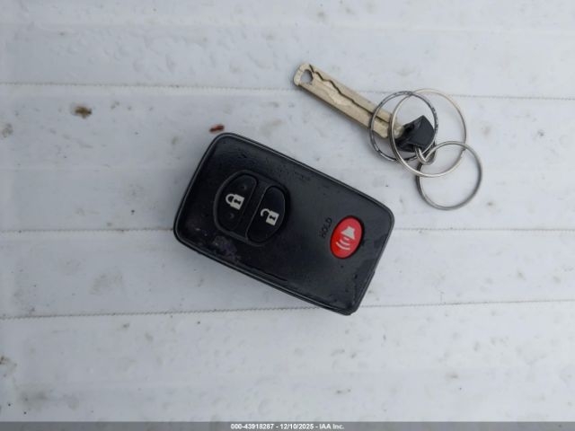 Toyota Prius Three Image 11