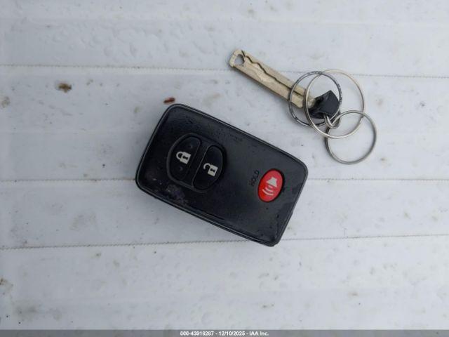 Toyota Prius Three Image 11