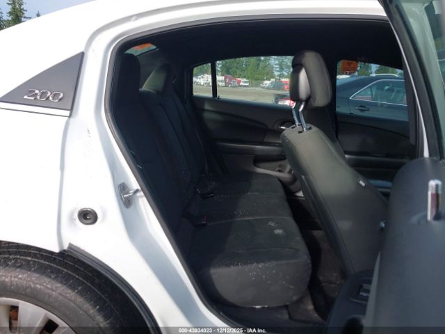 Chrysler 200 Lx Image 7