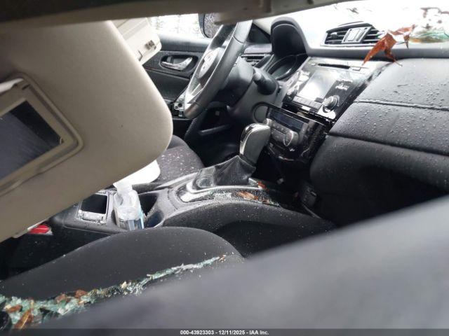 Nissan Rogue Sv Image 4