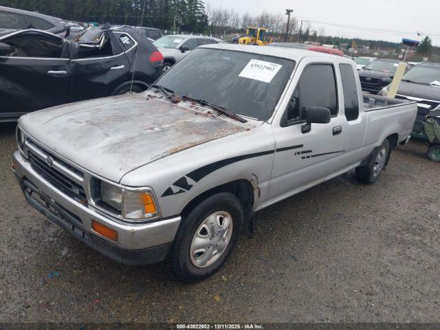 Toyota Pickup Image 5