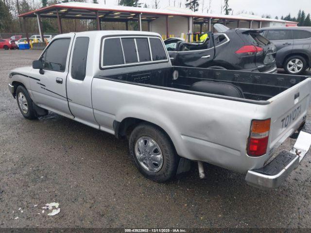 Toyota Pickup Image 9