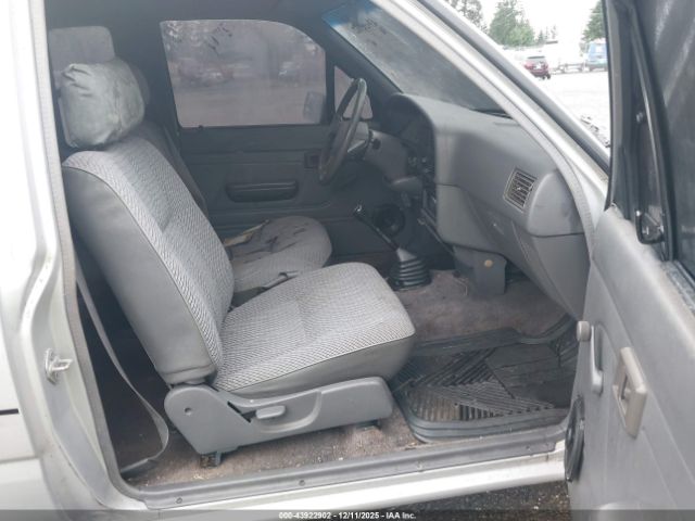 Toyota Pickup Image 10