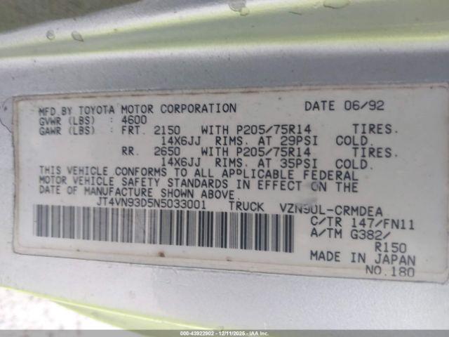 Toyota Pickup Image 8