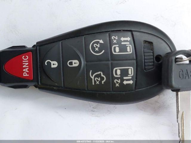 Chrysler Town & Country Limited Image 5