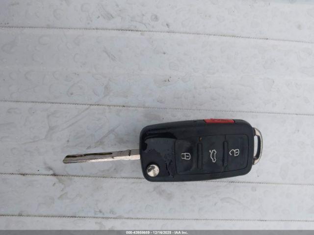 Volkswagen Tiguan S Image 9