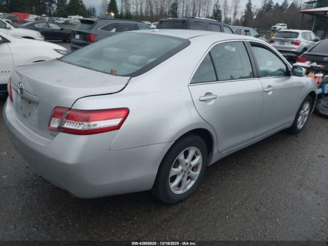 Toyota Camry Le Image 3