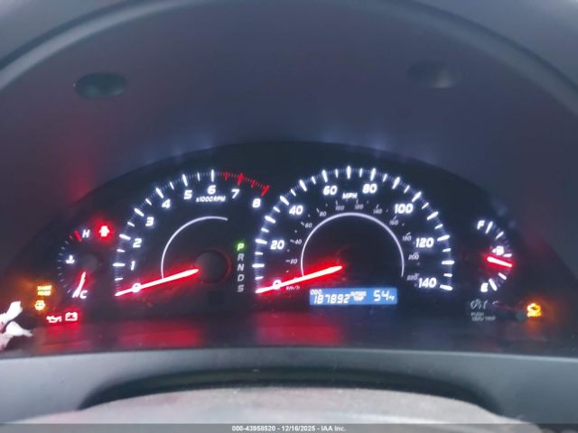 Toyota Camry Le Image 10