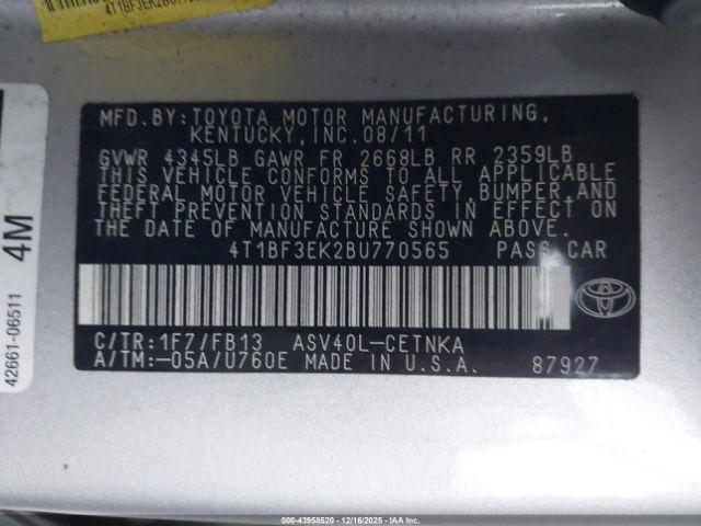 Toyota Camry Le Image 16