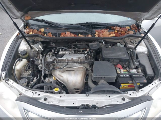 Toyota Camry Le Image 15