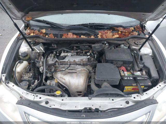 Toyota Camry Le Image 15