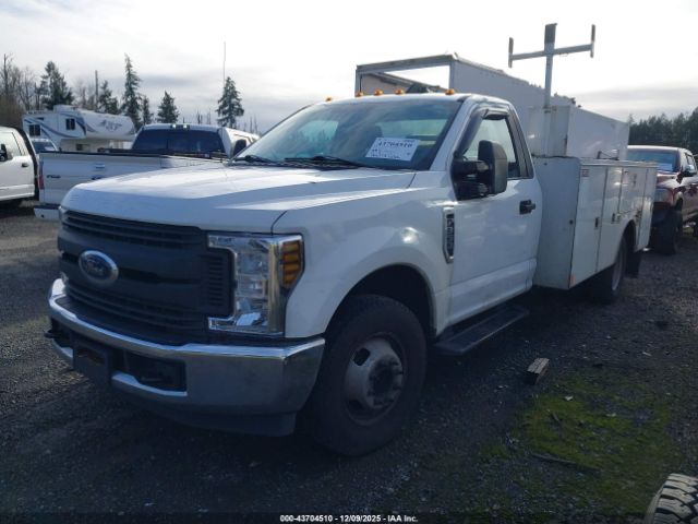 Ford F-350 Xl Image 12