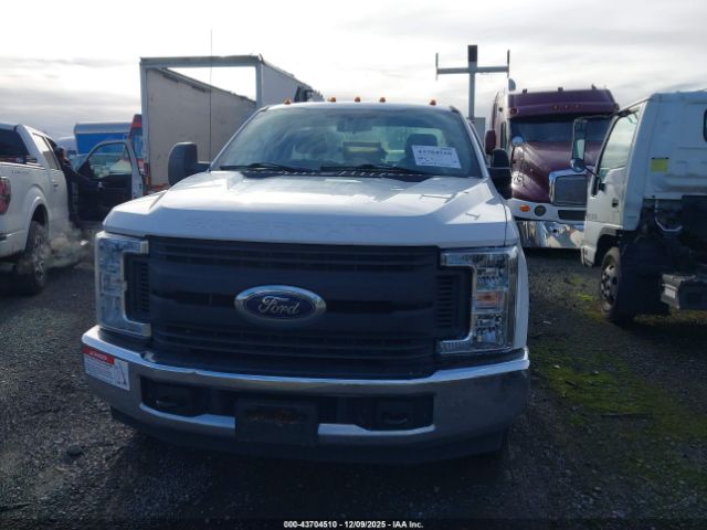 Ford F-350 Xl Image 19