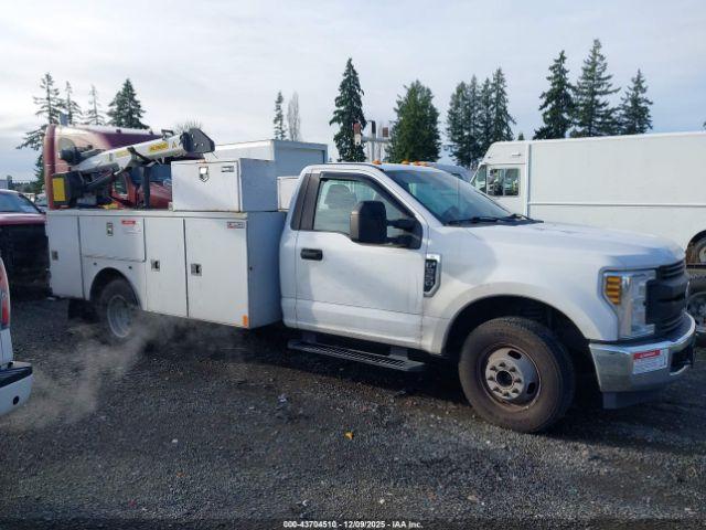 Ford F-350 Xl Image 14