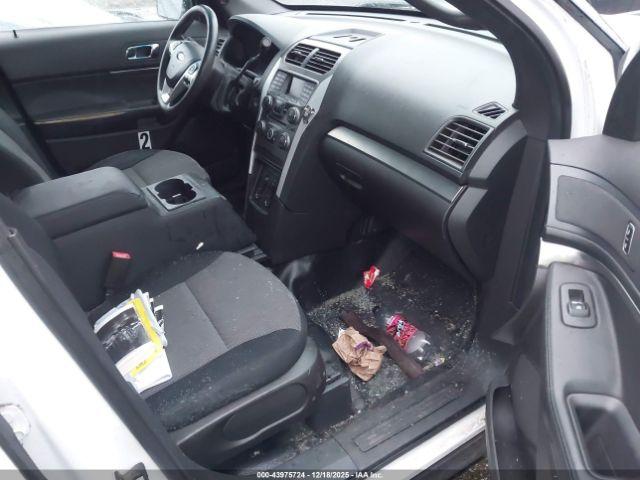 Ford Utility Police Intercepto Image 9