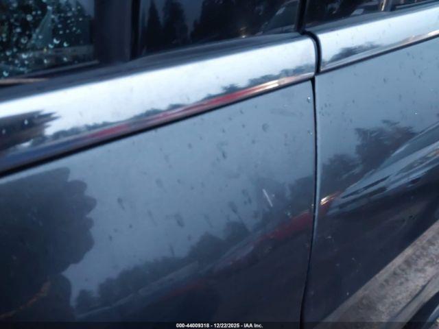 Ford Escape Titanium Image 8