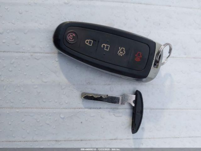 Ford Escape Titanium Image 12