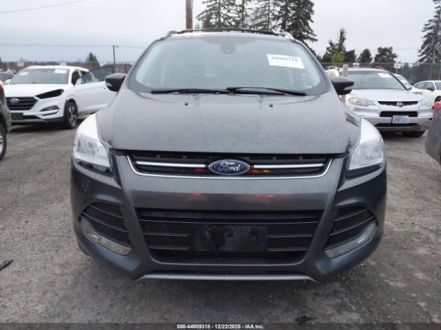 Ford Escape Titanium Image 3