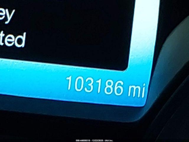 Ford Escape Titanium Image 11